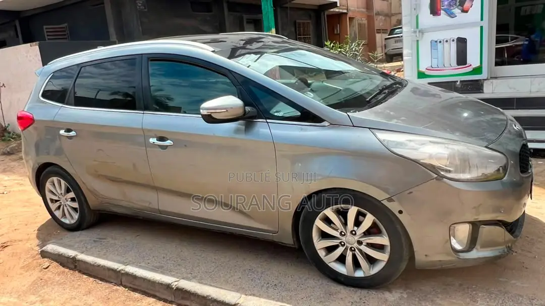 Kia Carens 2016 Gris