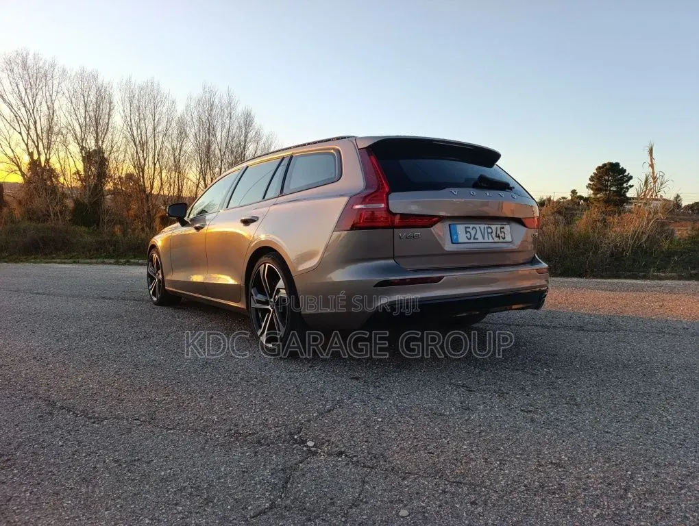 Volvo V60 2018 Gris