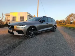 Volvo V60 2018 Gris