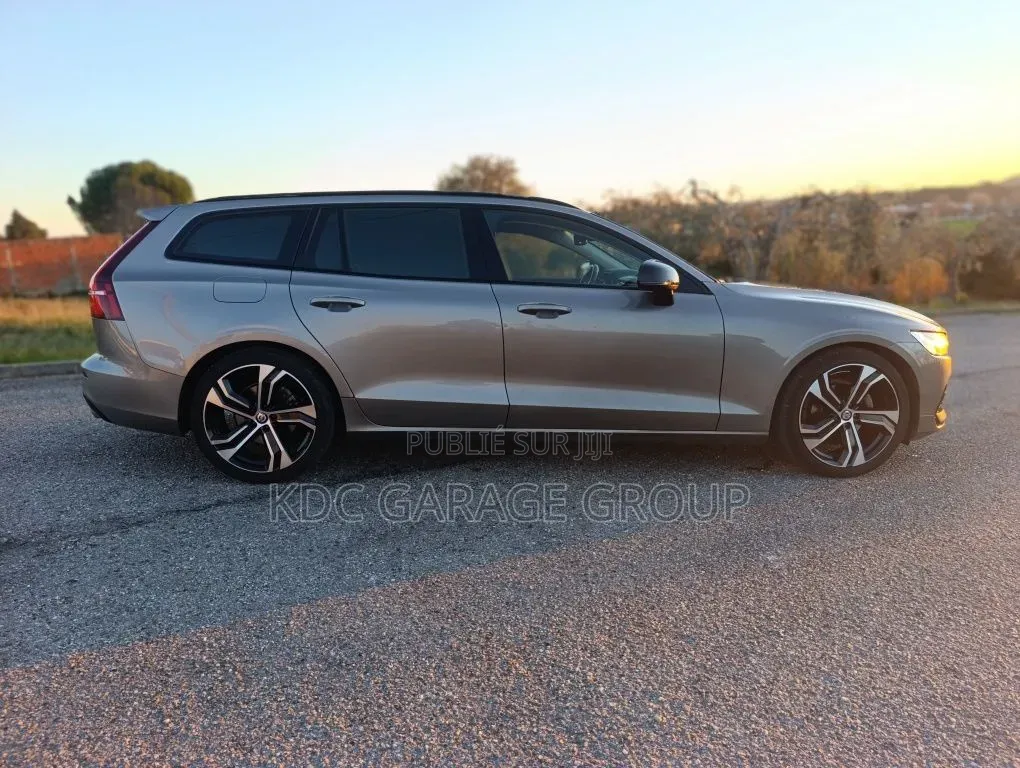 Volvo V60 2018 Gris
