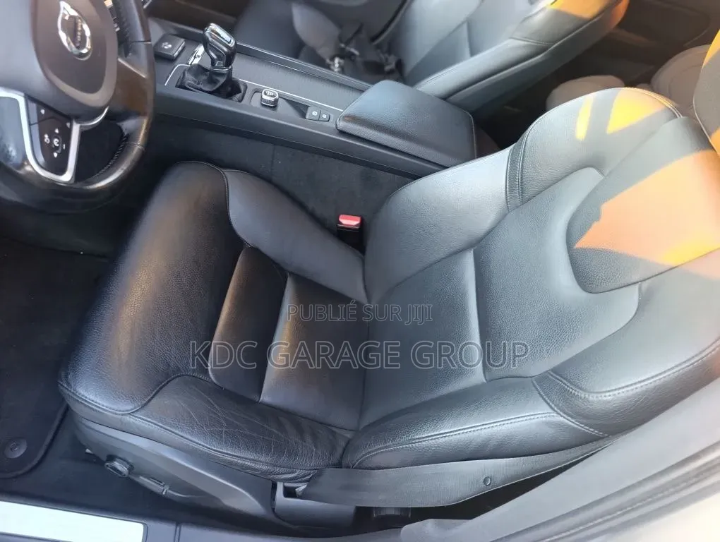Volvo V60 2018 Gris