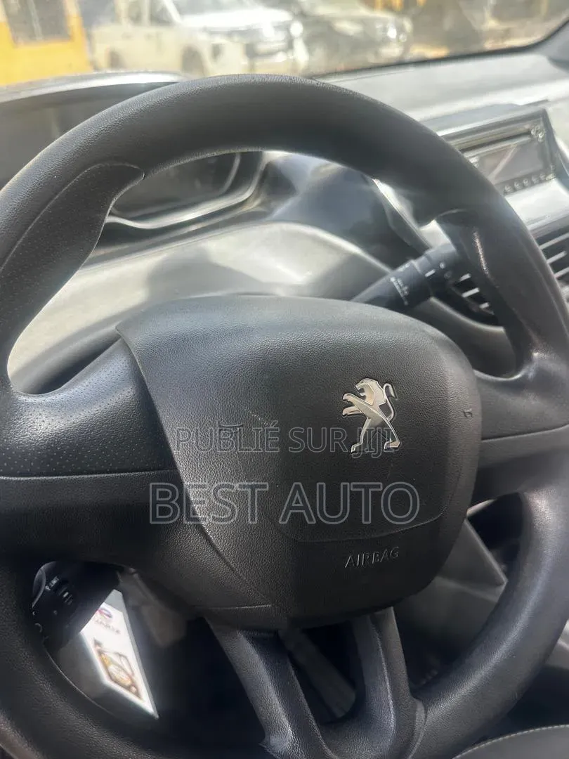 Peugeot 208 2018 Blanc
