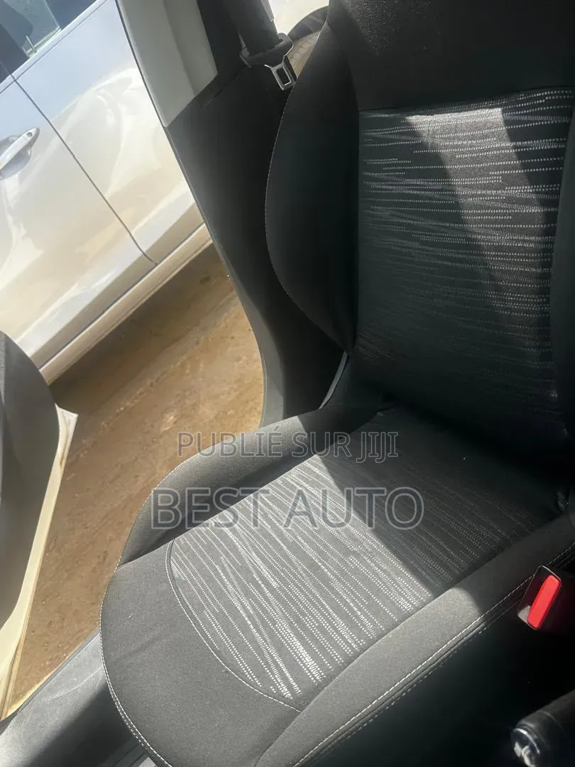 Peugeot 208 2018 Blanc