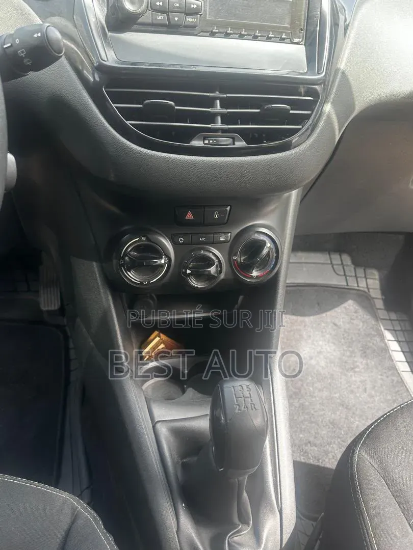Peugeot 208 2018 Blanc