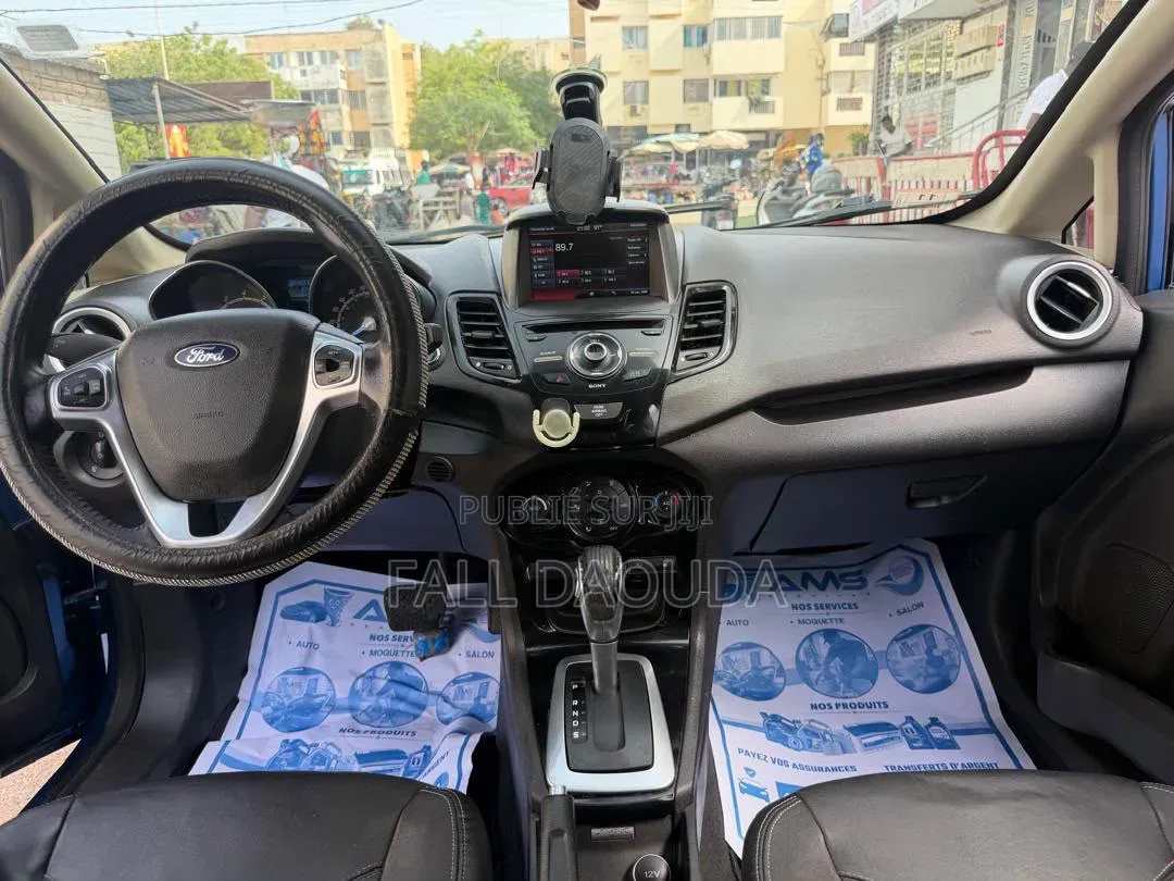Ford Fiesta 2015 Bleu