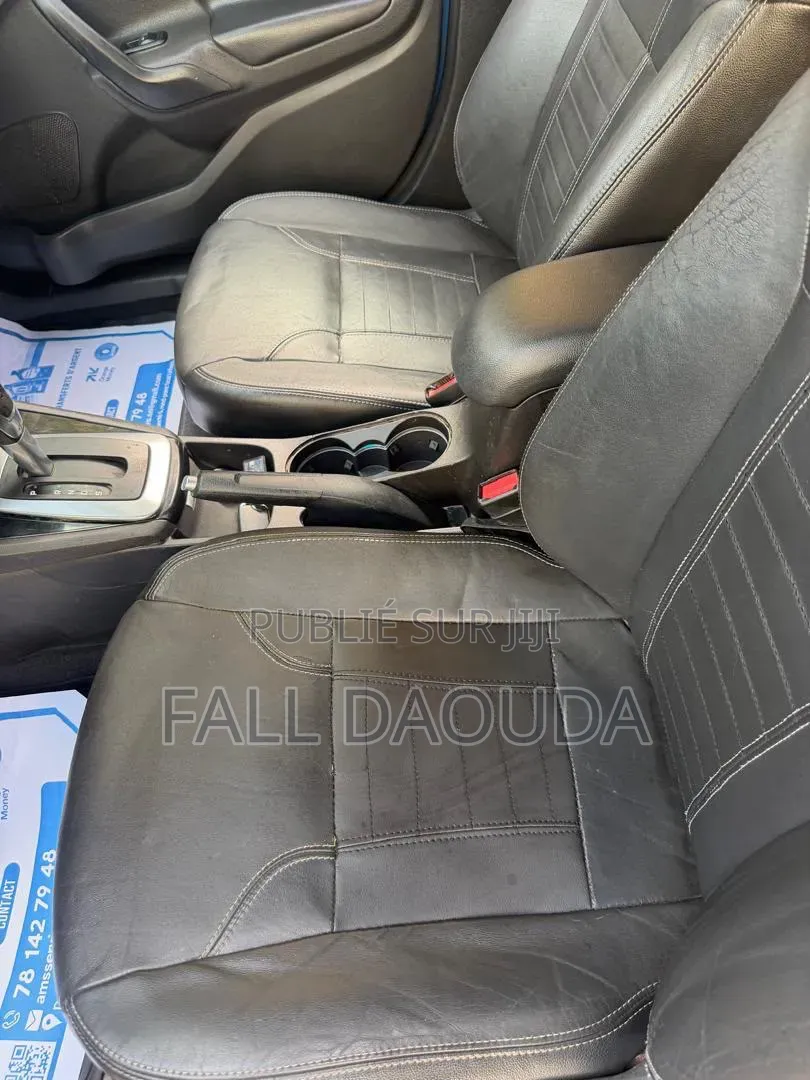 Ford Fiesta 2015 Bleu