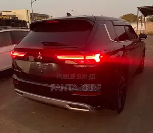 Mitsubishi Outlander 2022 Noir