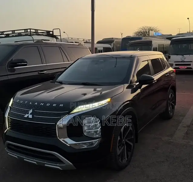 Mitsubishi Outlander 2022 Noir