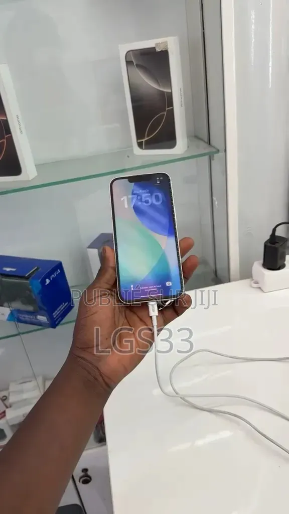 Apple iPhone 13 128 GB Autre
