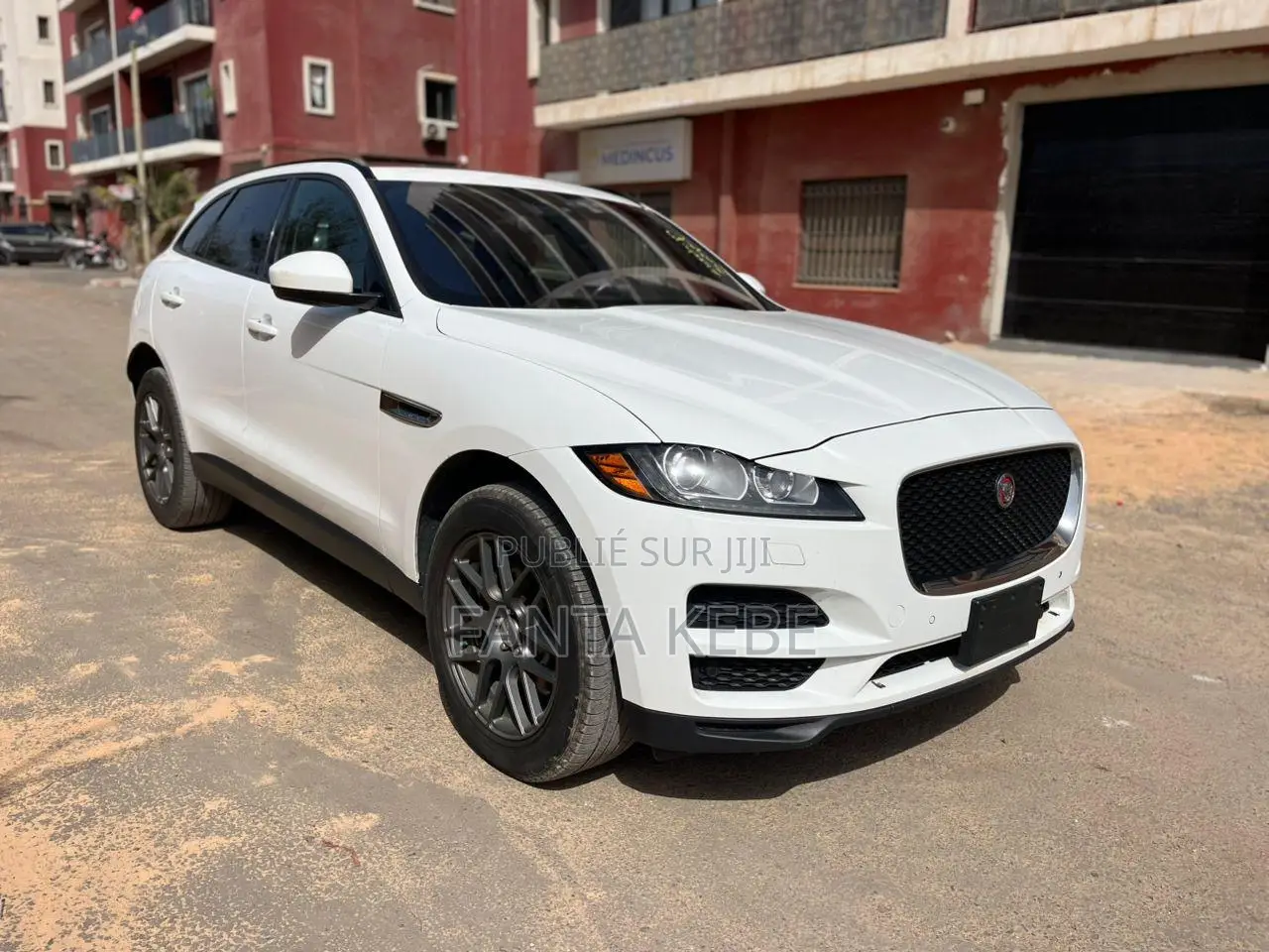 Jaguar F-Pace 2017 Bleu