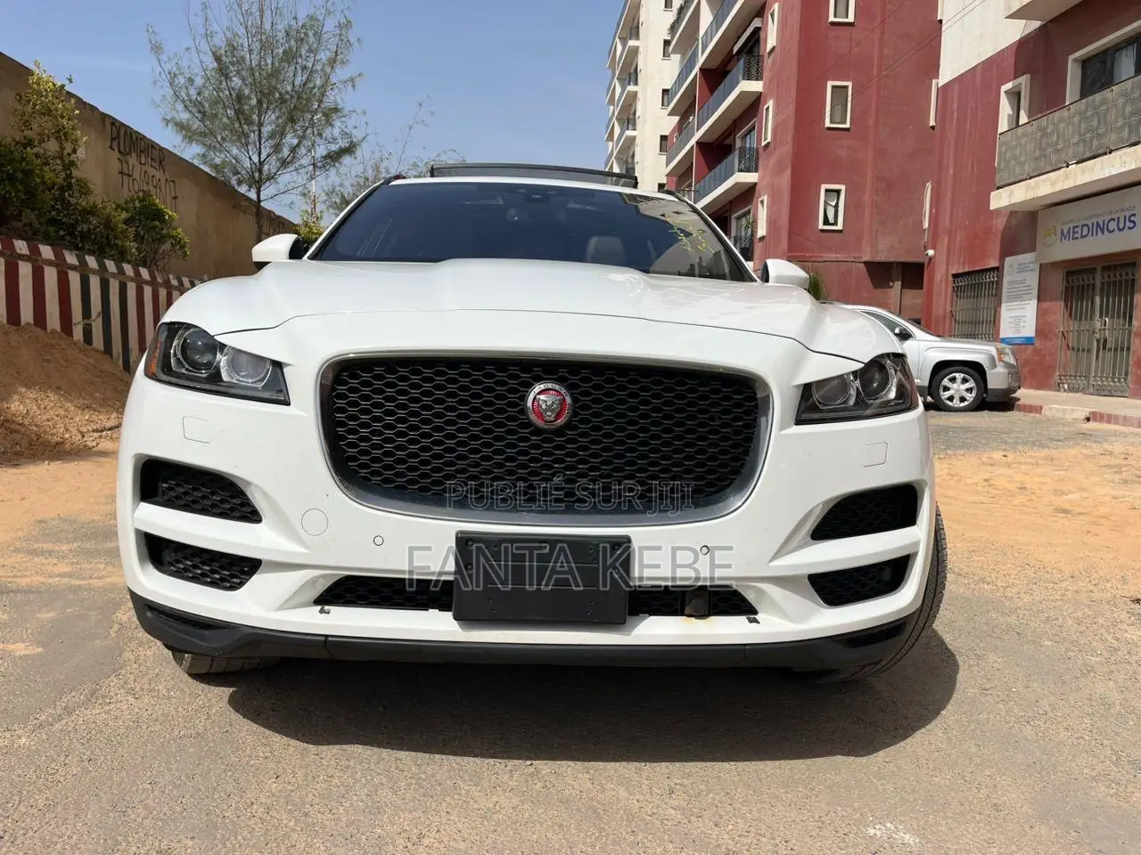 Jaguar F-Pace 2017 Bleu
