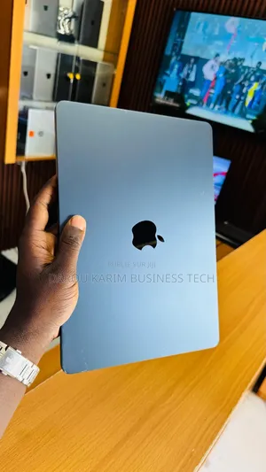 Nouveau Apple MacBook Air 2025 M4 16GB Apple M4 SSD 256GB