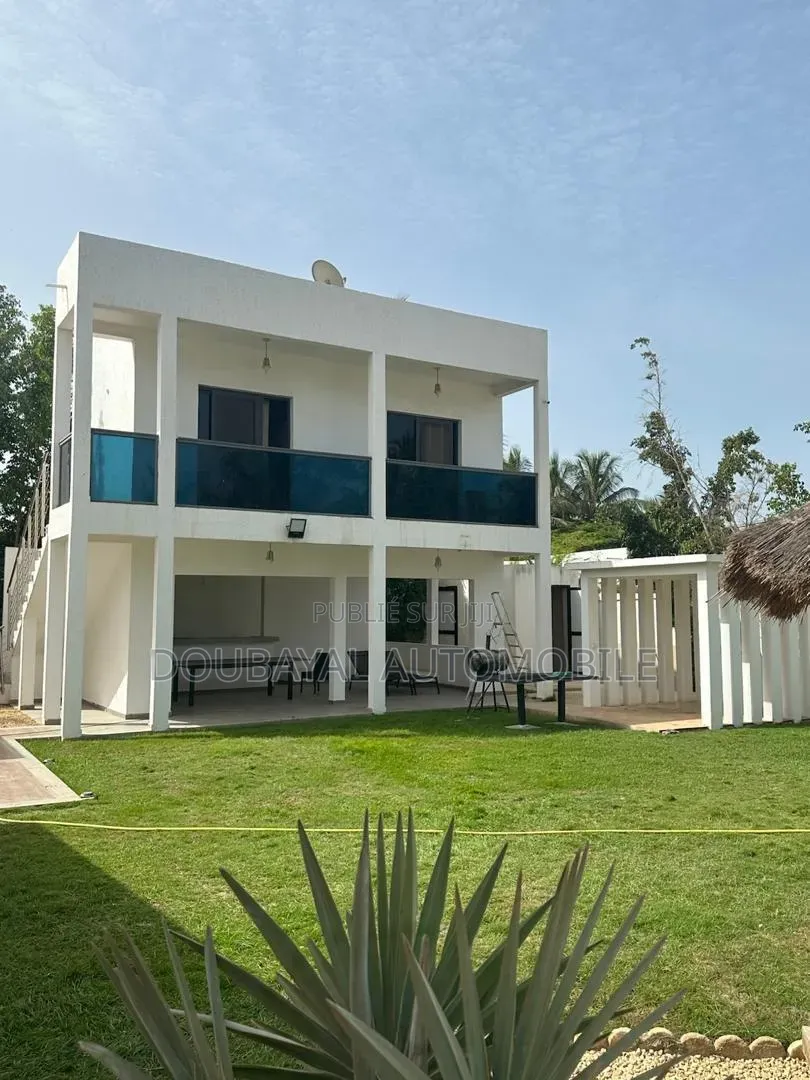 Meublé 7chbre Villa dans Saly, Thiès Sud à Vendre