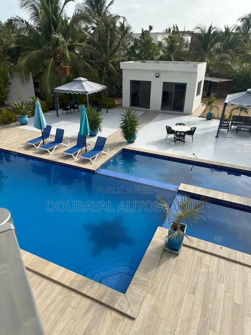 Meublé 7chbre Villa dans Saly, Thiès Sud à Vendre