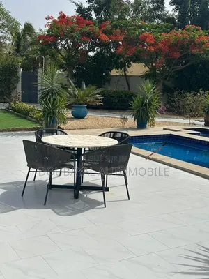 Meublé 7chbre Villa dans Saly, Thiès Sud à Vendre