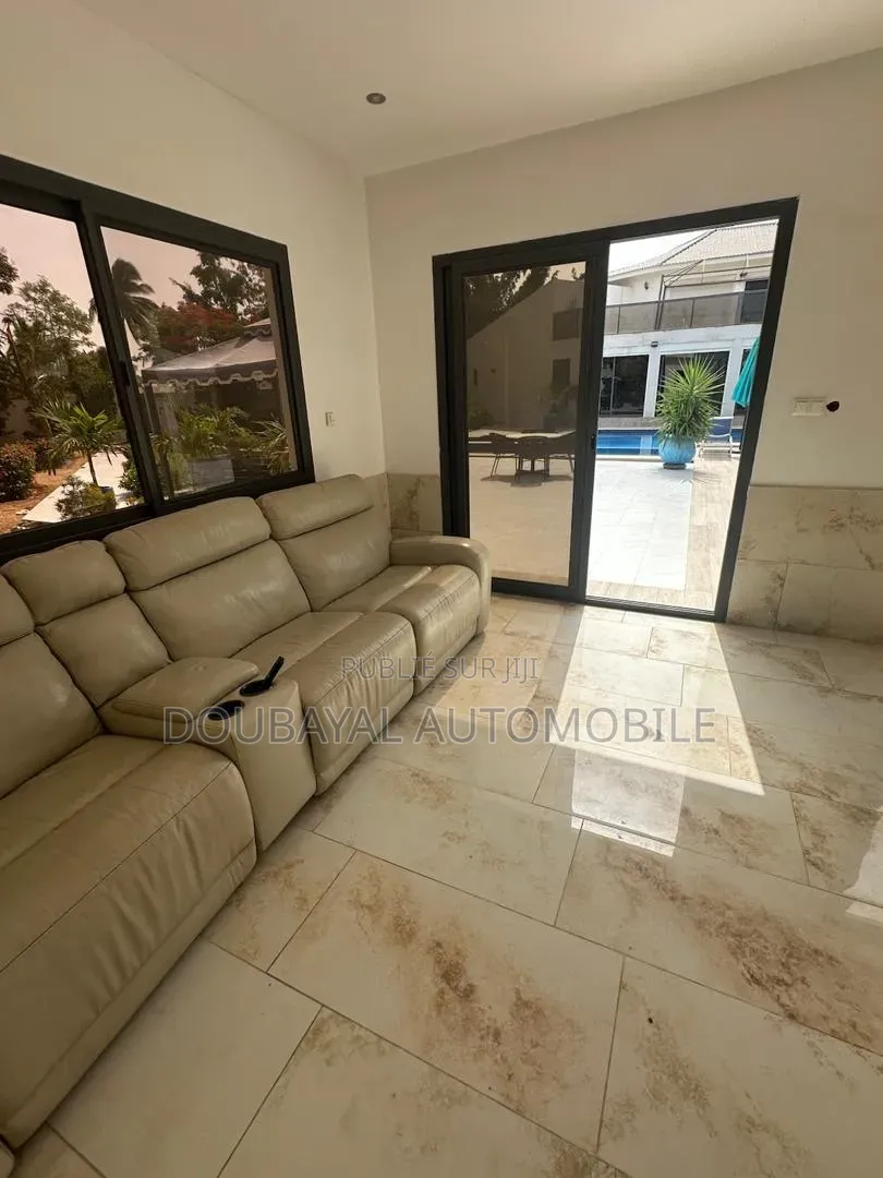 Meublé 7chbre Villa dans Saly, Thiès Sud à Vendre