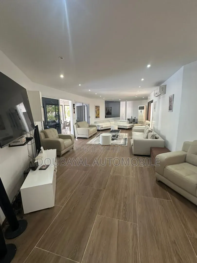 Meublé 7chbre Villa dans Saly, Thiès Sud à Vendre
