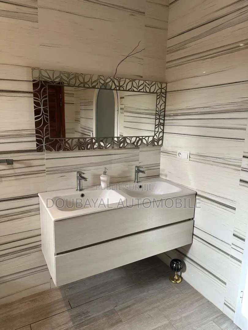 Meublé 7chbre Villa dans Saly, Thiès Sud à Vendre