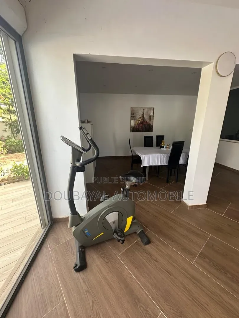 Meublé 7chbre Villa dans Saly, Thiès Sud à Vendre