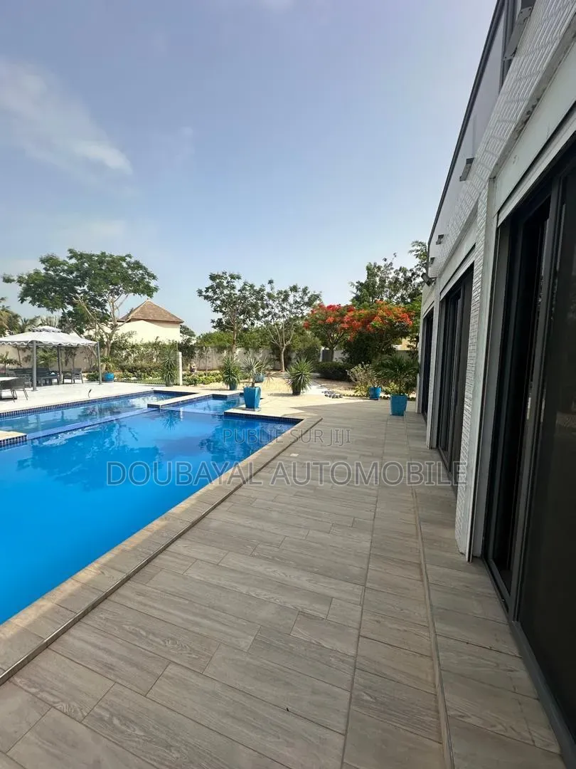 Meublé 7chbre Villa dans Saly, Thiès Sud à Vendre