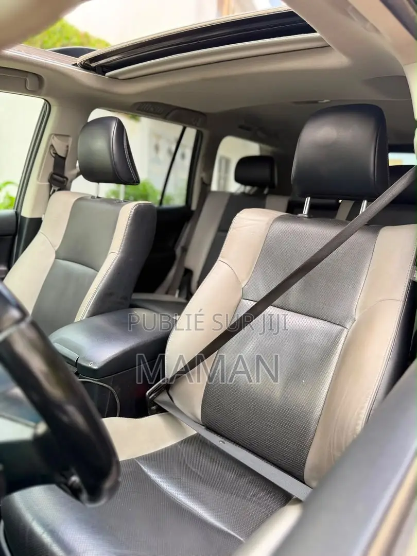 Toyota Land Cruiser 2023 Gris