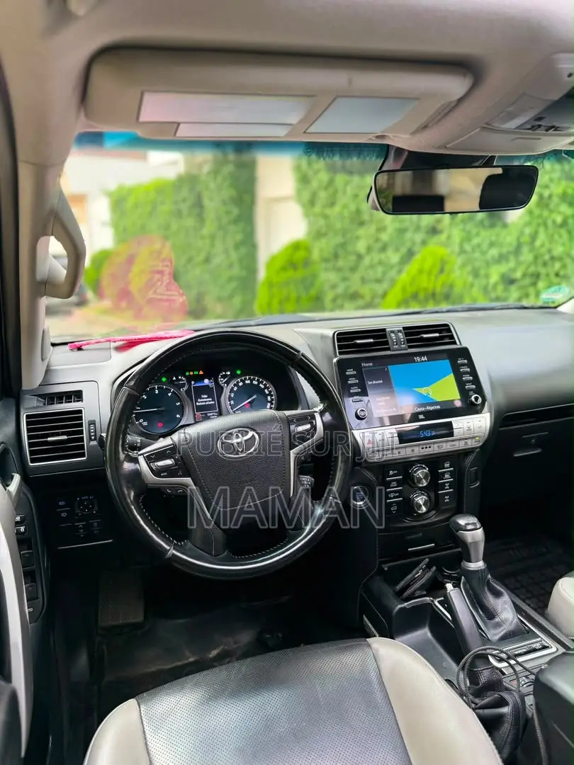 Toyota Land Cruiser 2023 Gris