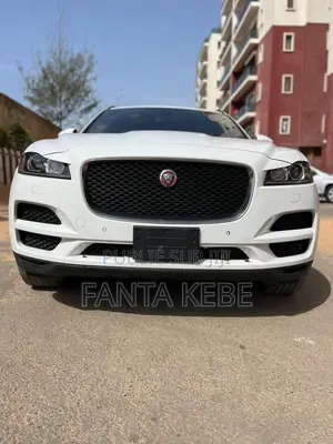 Jaguar F-Pace 2017 Blanc