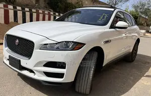 Jaguar F-Pace 2017 Blanc