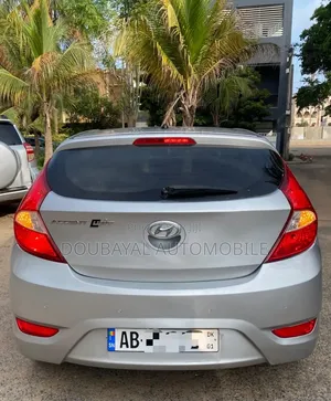 Hyundai Accent 2017 Gris