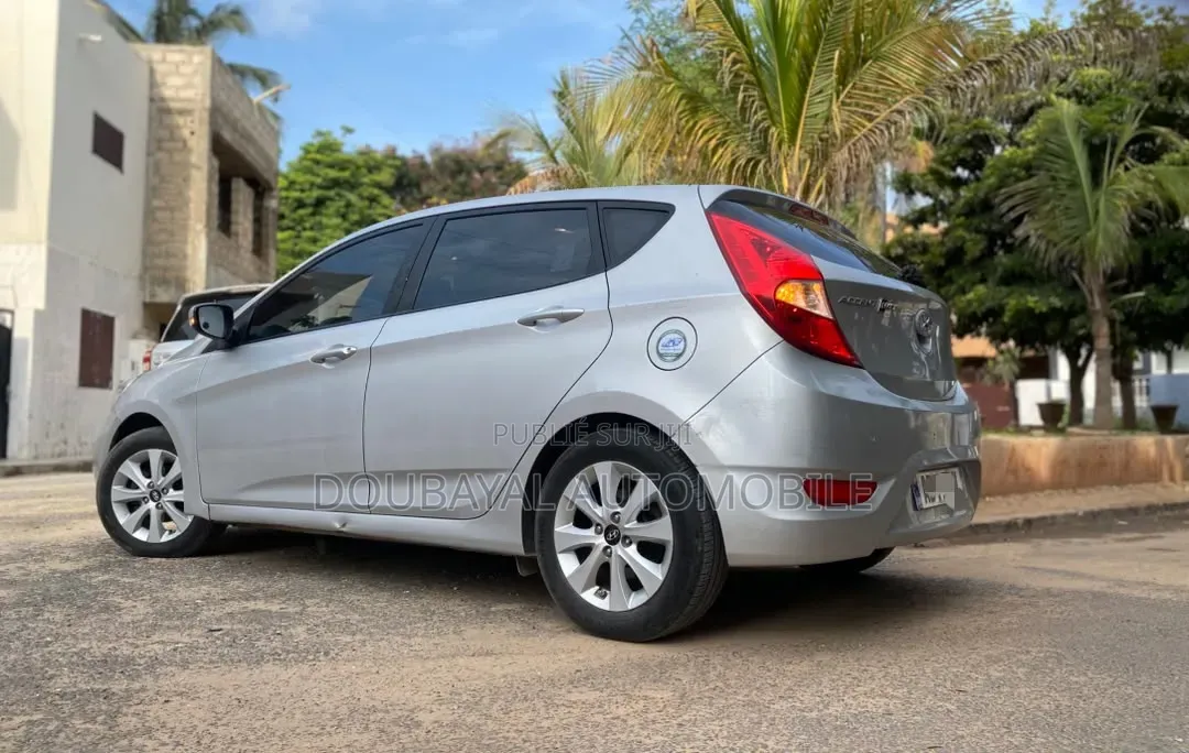 Hyundai Accent 2017 Gris