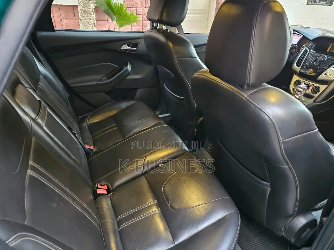 Ford Focus S Sedan FWD (2.0L 4cyl 5M) 2013 Vert