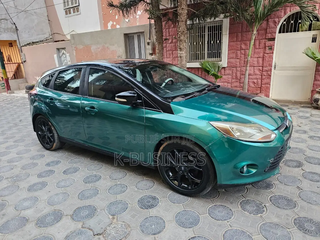 Ford Focus S Sedan FWD (2.0L 4cyl 5M) 2013 Vert
