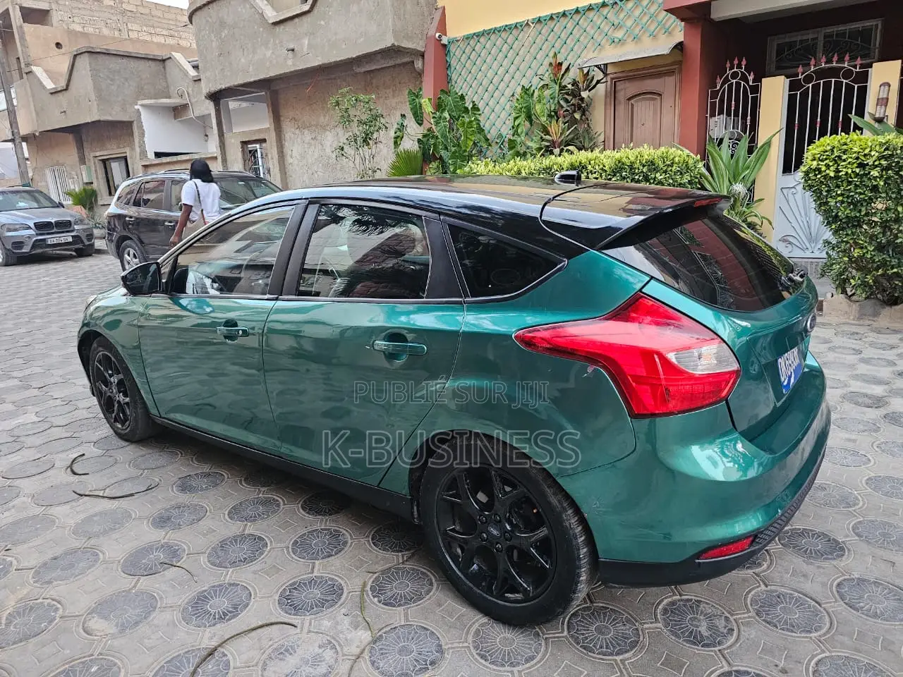 Ford Focus S Sedan FWD (2.0L 4cyl 5M) 2013 Vert