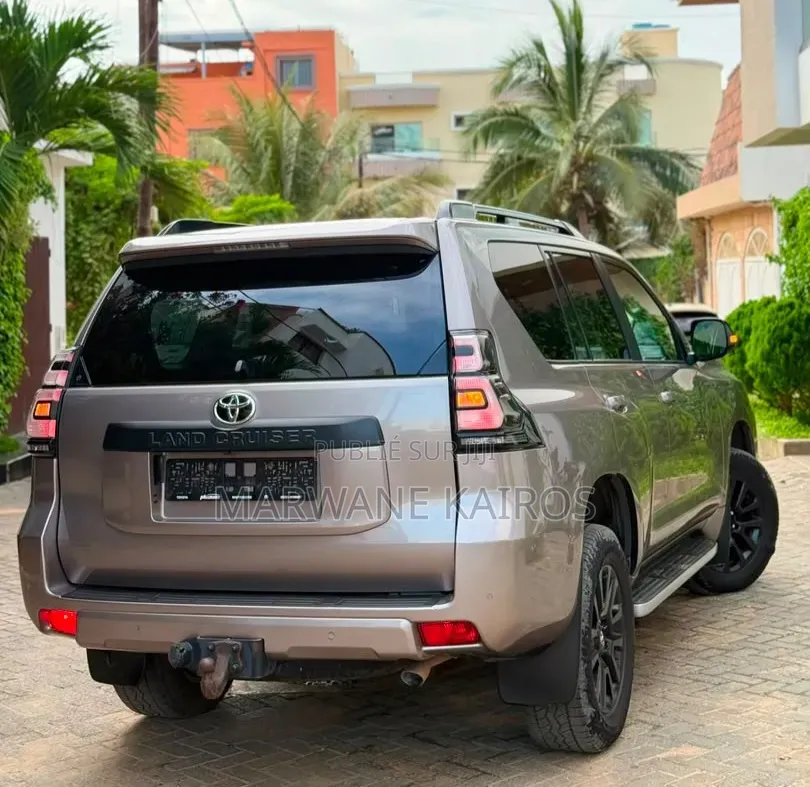 Toyota Land Cruiser Prado 2023 Beige
