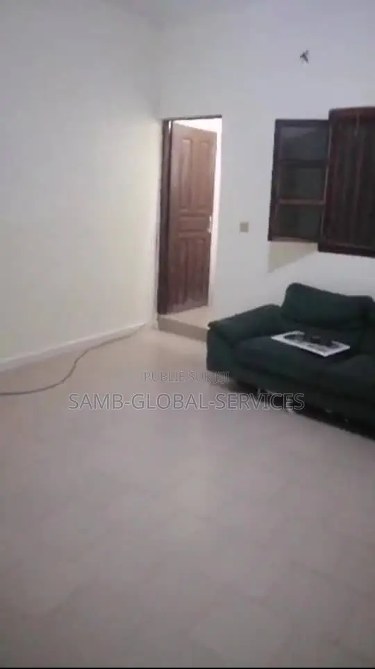 1chbre Chambre et salon dans Ouakam à Louer