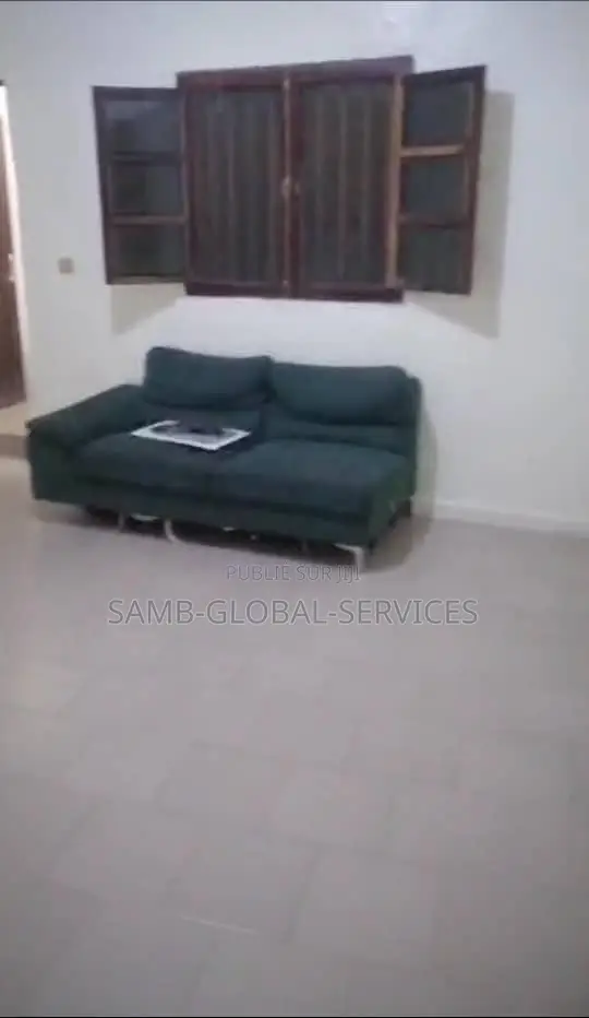 1chbre Chambre et salon dans Ouakam à Louer
