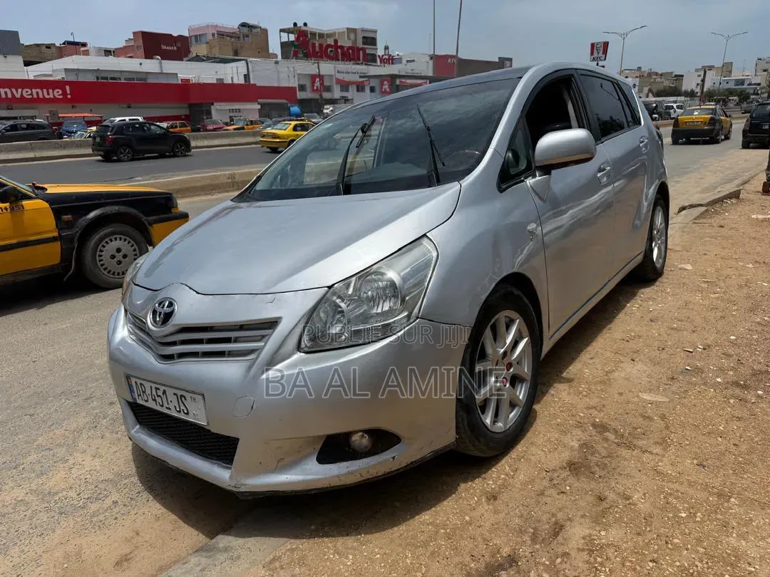 Toyota Verso 2012 Gris