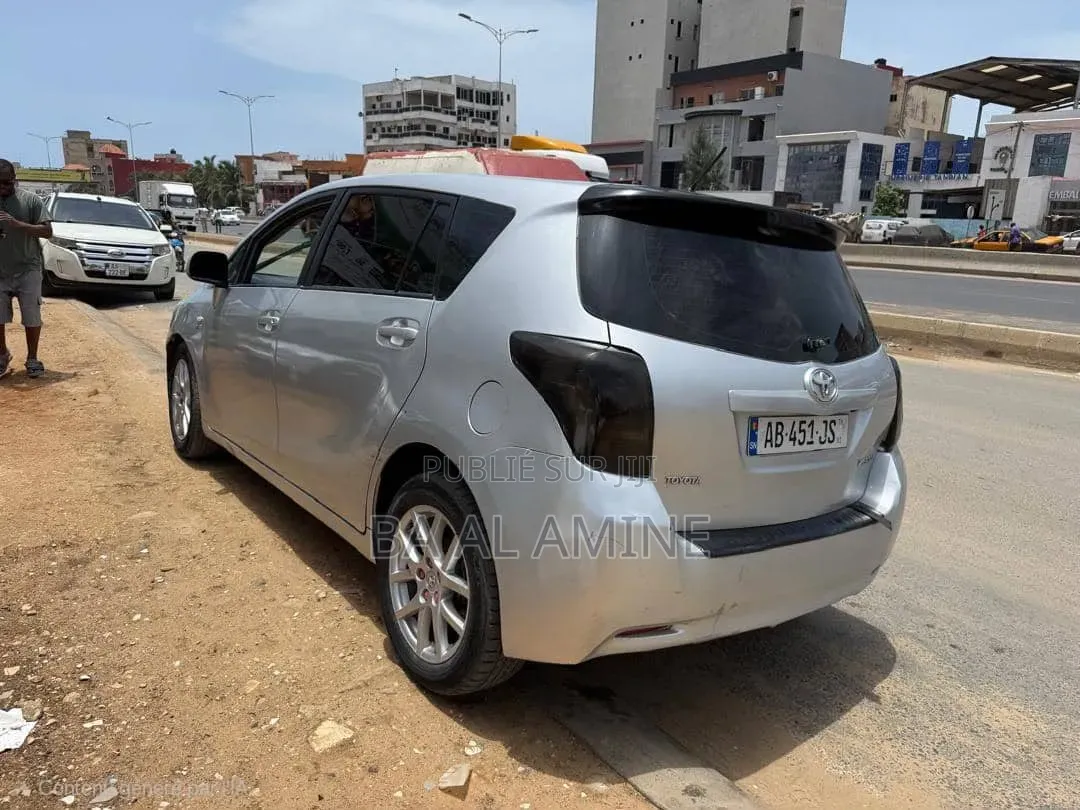 Toyota Verso 2012 Gris