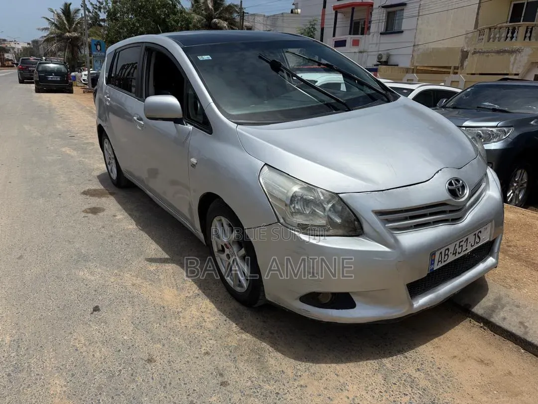 Toyota Verso 2012 Gris