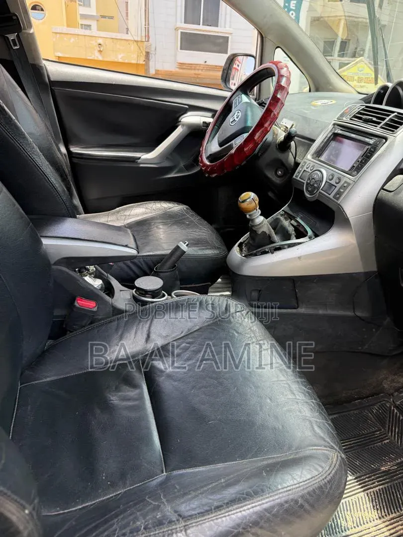Toyota Verso 2012 Gris