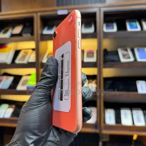 Nouveau Apple iPhone XR 64 GB Orange