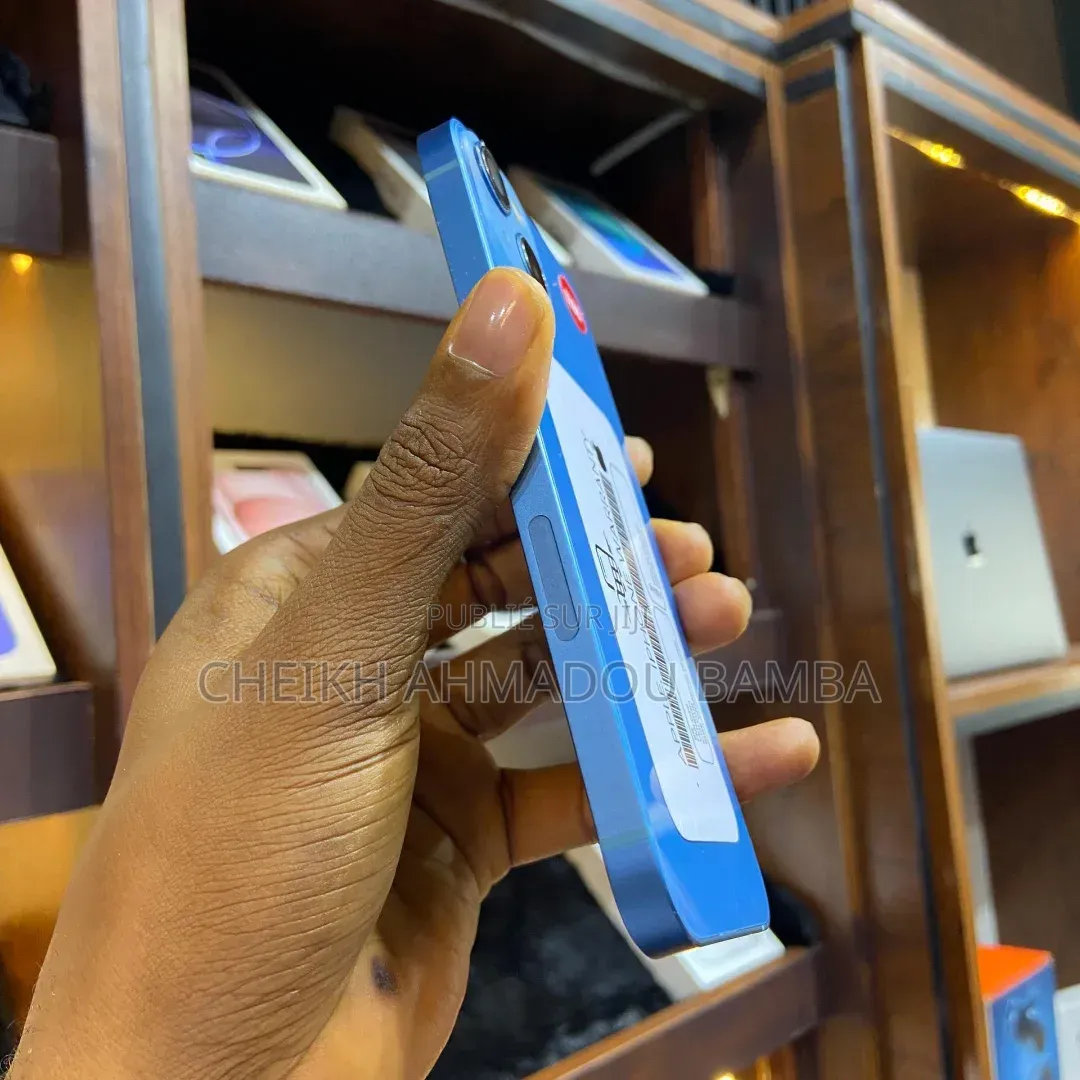 Nouveau Apple iPhone 13 128 GB Bleu