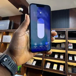 Nouveau Apple iPhone 13 128 GB Noir