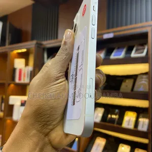 Nouveau Apple iPhone 13 128 GB Blanc