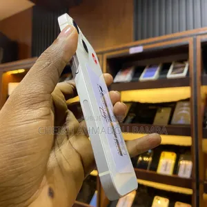 Nouveau Apple iPhone 13 128 GB Blanc