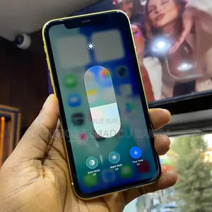 Nouveau Apple iPhone 11 128 GB Jaune