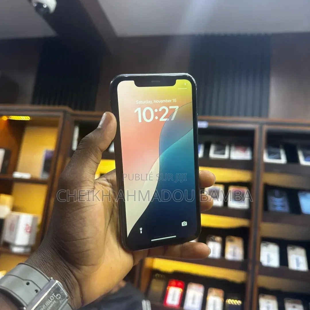 Nouveau Apple iPhone 11 64 GB Noir