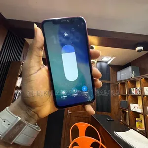 Nouveau Apple iPhone 11 128 GB Rouge