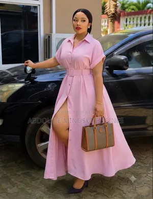 Robe Longue Bouton Avec Ceinture Disponible