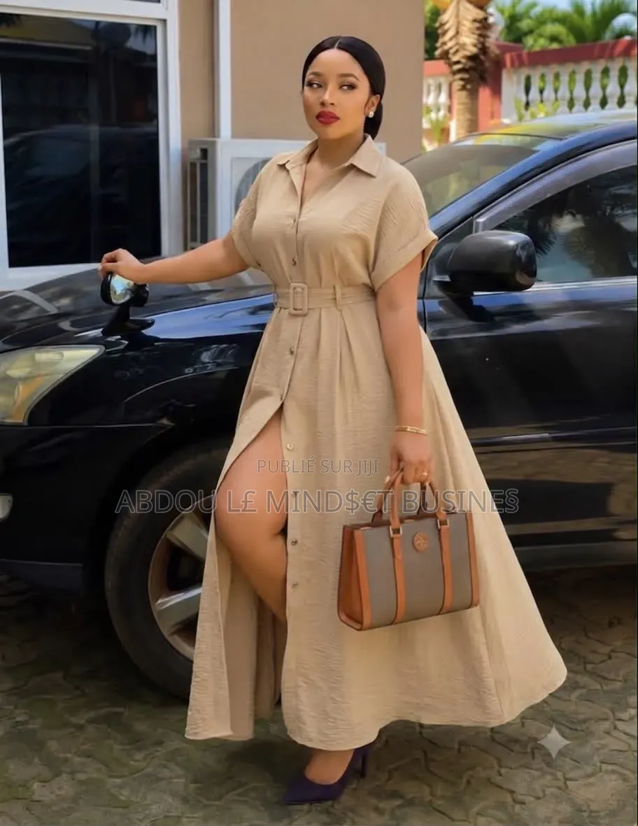 Robe Longue Bouton Avec Ceinture Disponible